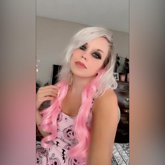 Meet your Posher, Katie - Picture 3 of 7